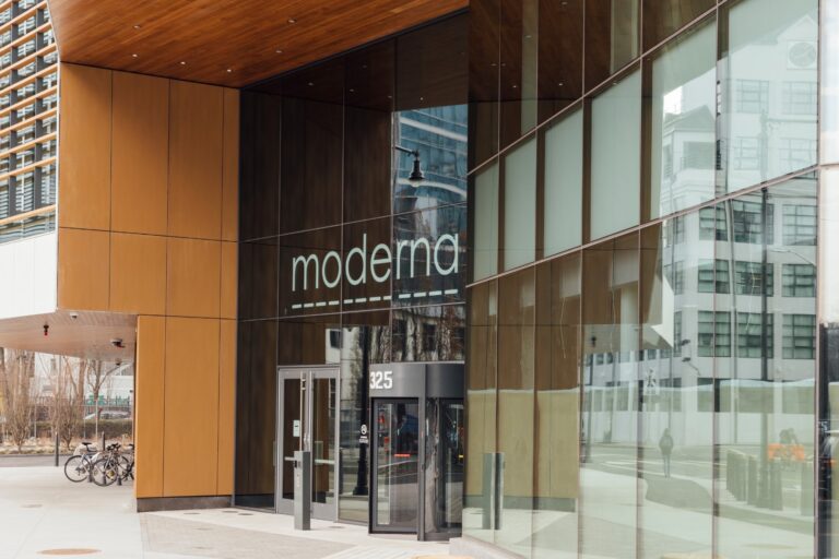 StockWatch: Moderna’s $1.1B R&D Cut, Profitability Delay Jolt Investors